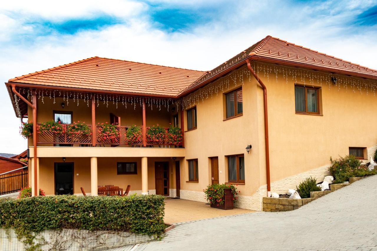 Casa Tofi Vendégház Praid Esterno foto