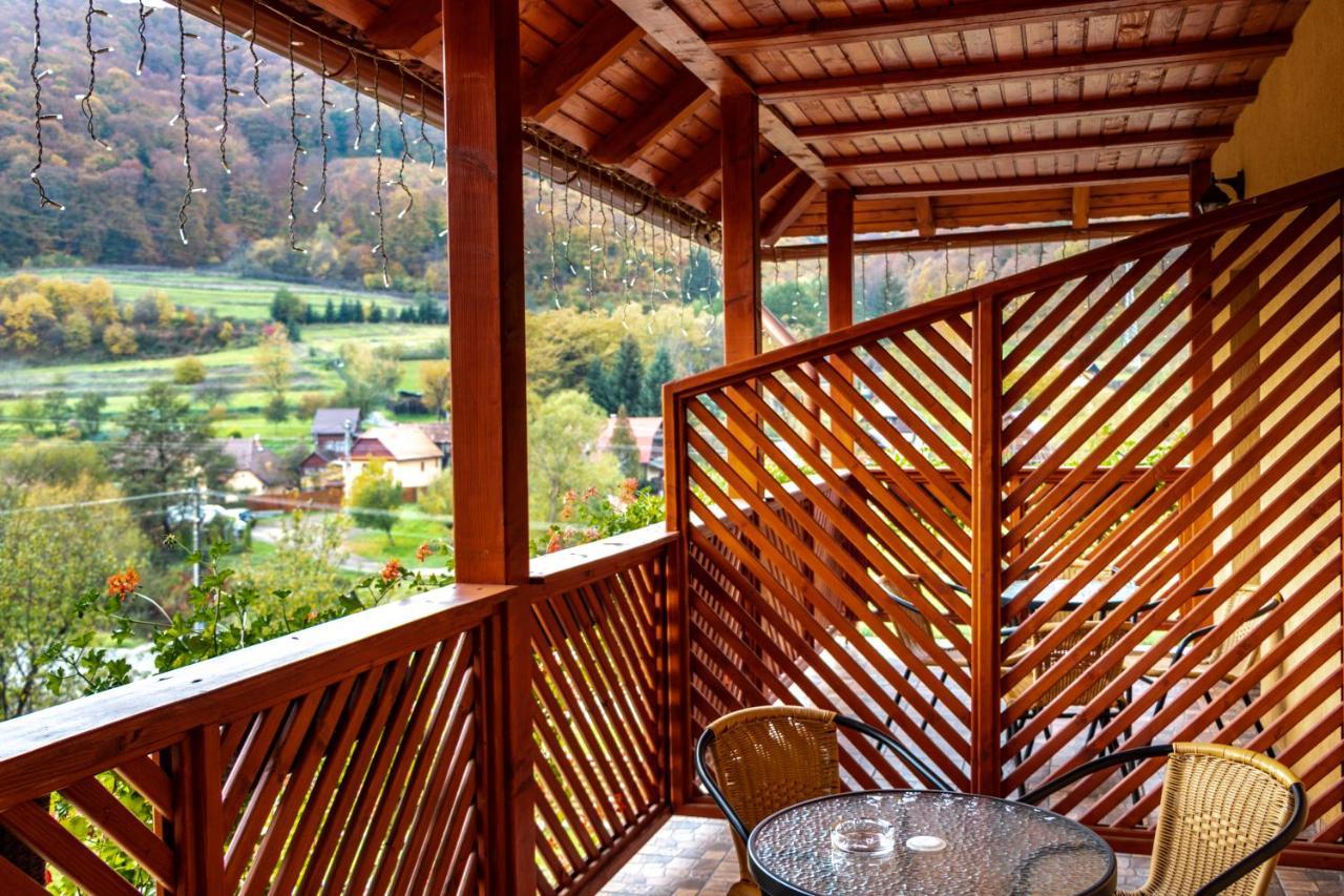 Casa Tofi Vendégház Praid Esterno foto