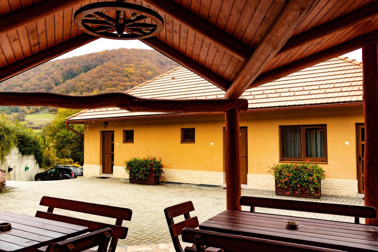 Casa Tofi Vendégház Praid Esterno foto