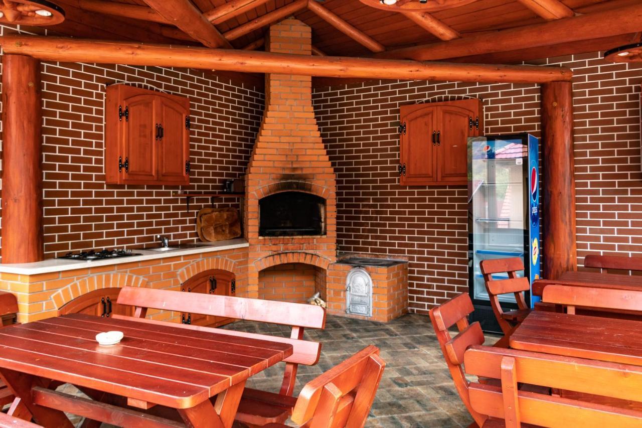 Casa Tofi Vendégház Praid Esterno foto