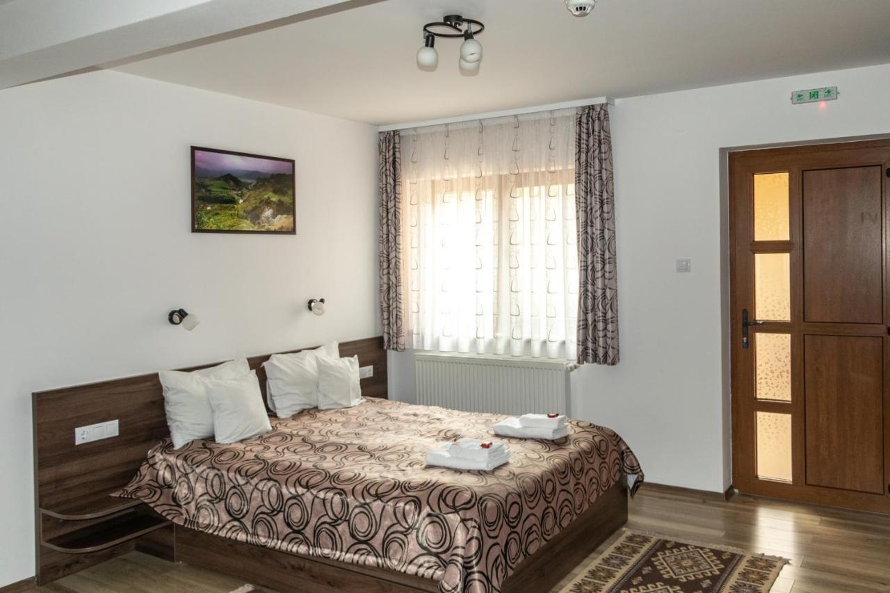 Casa Tofi Vendégház Praid Esterno foto