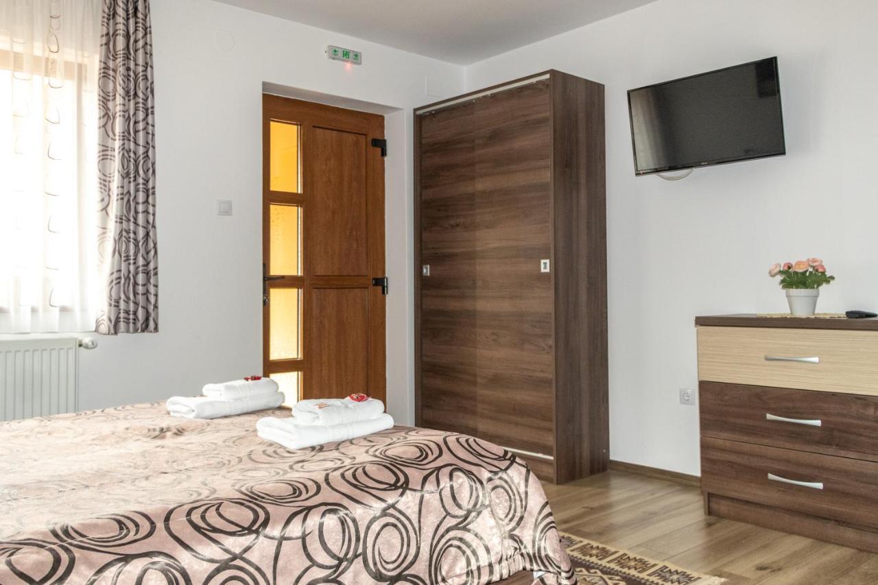 Casa Tofi Vendégház Praid Esterno foto